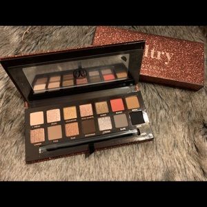 SOlD!! Sultry by Anastasia Beverly Hills